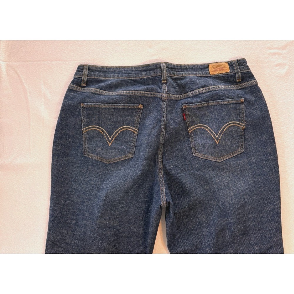 Levis Women 22 M Bootcut 580 Jeans Dark Wash Embellished Pocket detail 30 Inseam - Picture 11 of 12